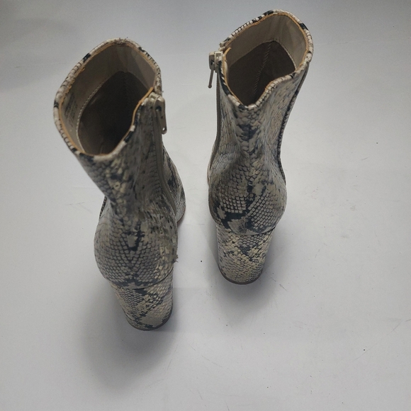ALDO Snake Skin Print Bootie Size 8M - Picture 8 of 14